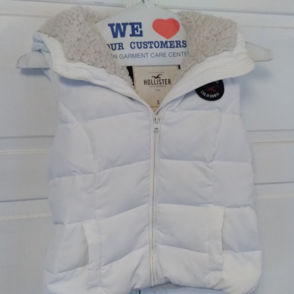 Designer White Sleeveless Hooded Puffer Vest